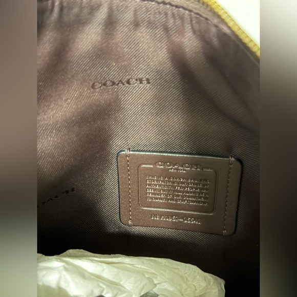 New without Tags Coach Purse Maroon - Picture 7 of 7